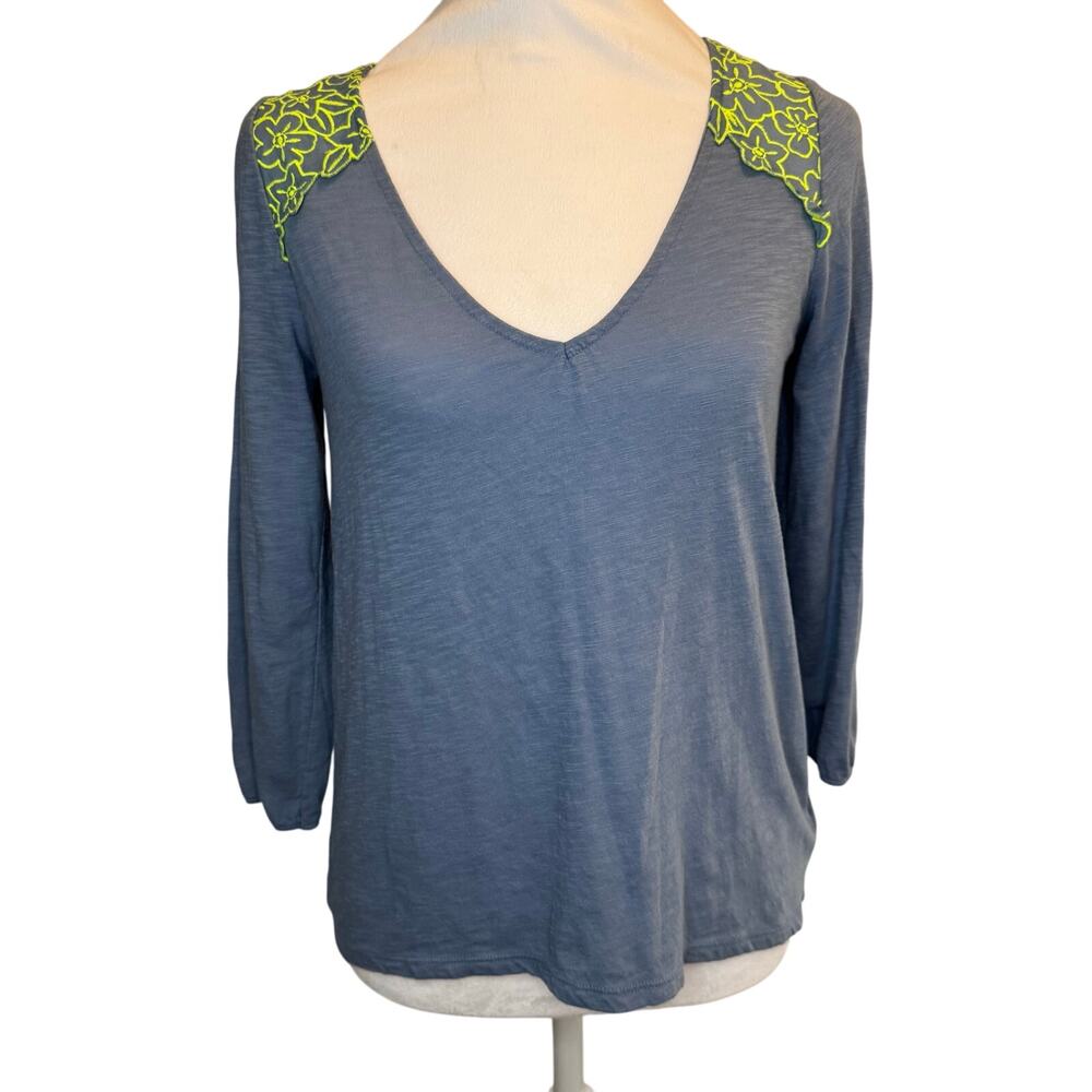 American Eagle Outfitters V-neck neon floral embroidered open back shirt size XS